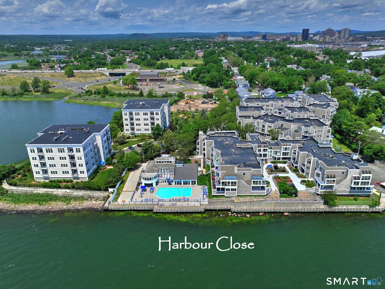 111 Harbour Close - Photo 1