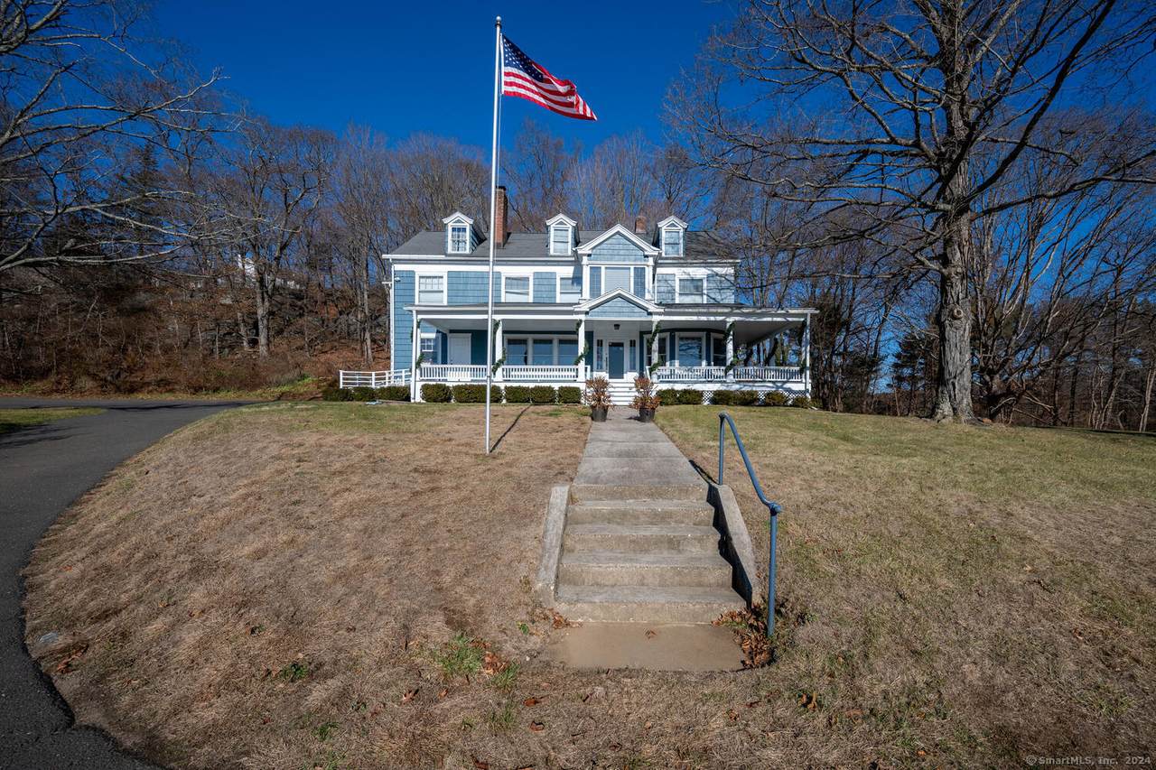 475 Danbury Road - Photo 1