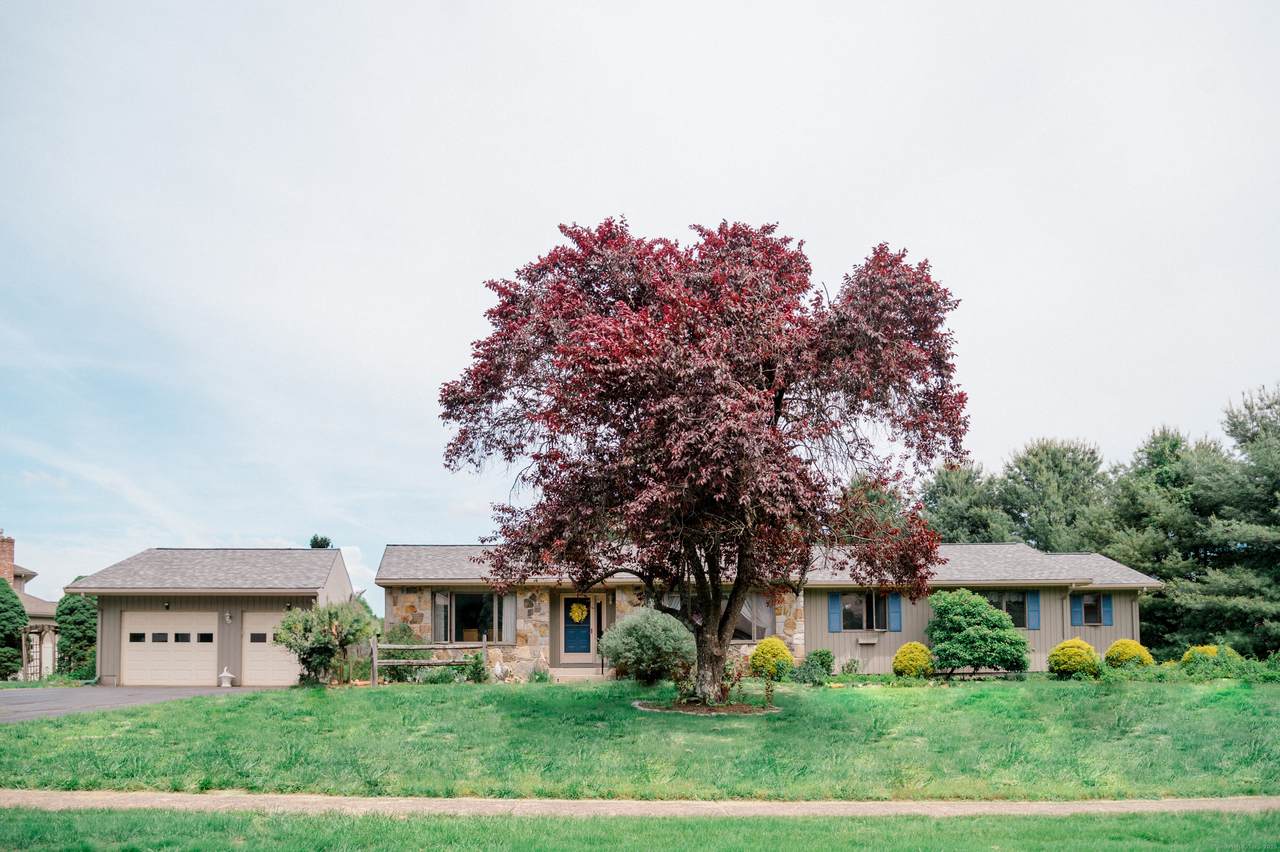 33 Oxford Drive - Photo 1