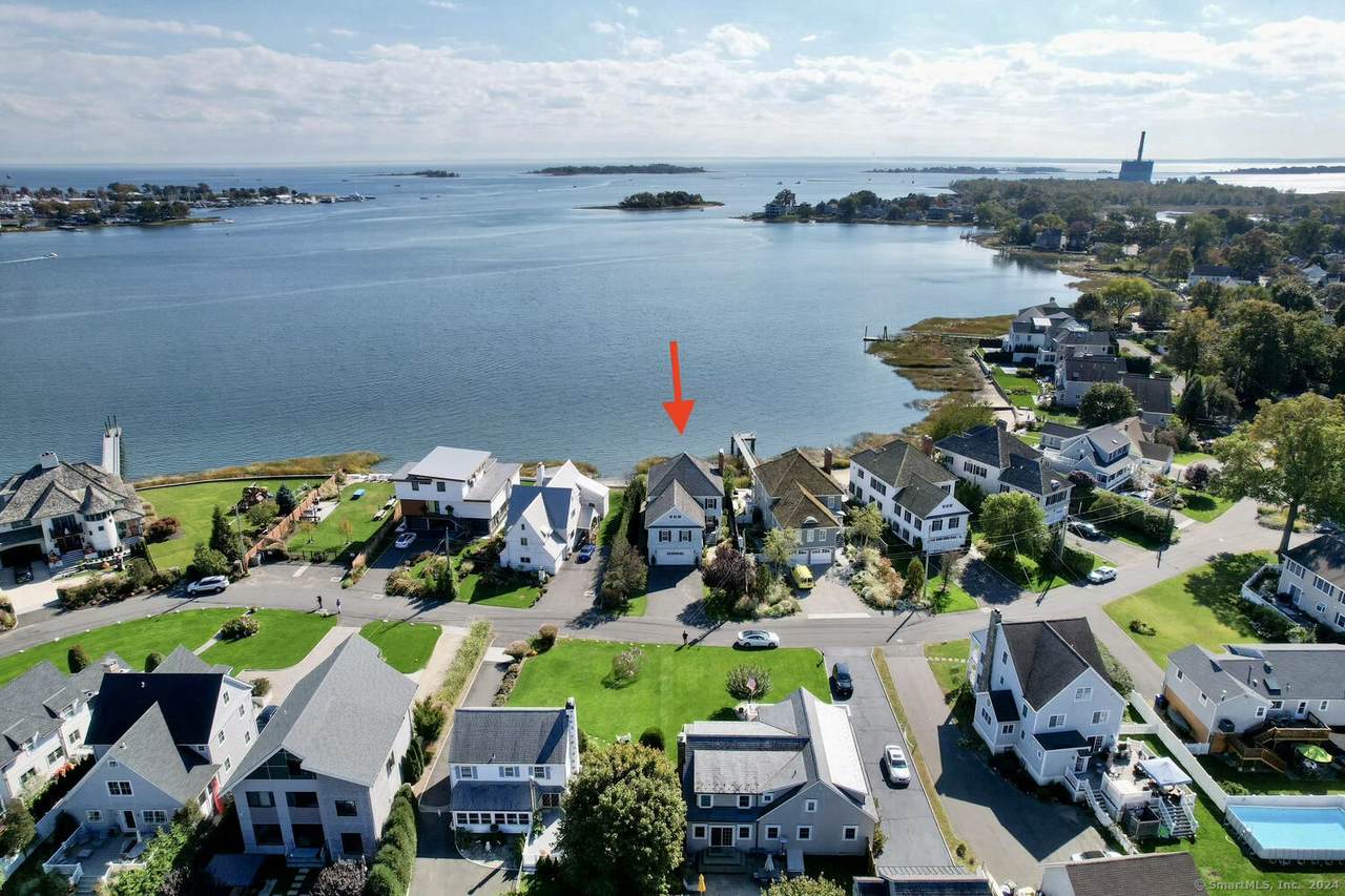 50 Shorefront Park - Photo 1