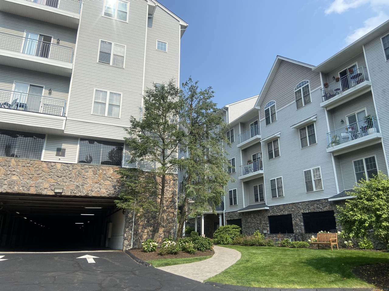 105 Richards Avenue - Photo 1