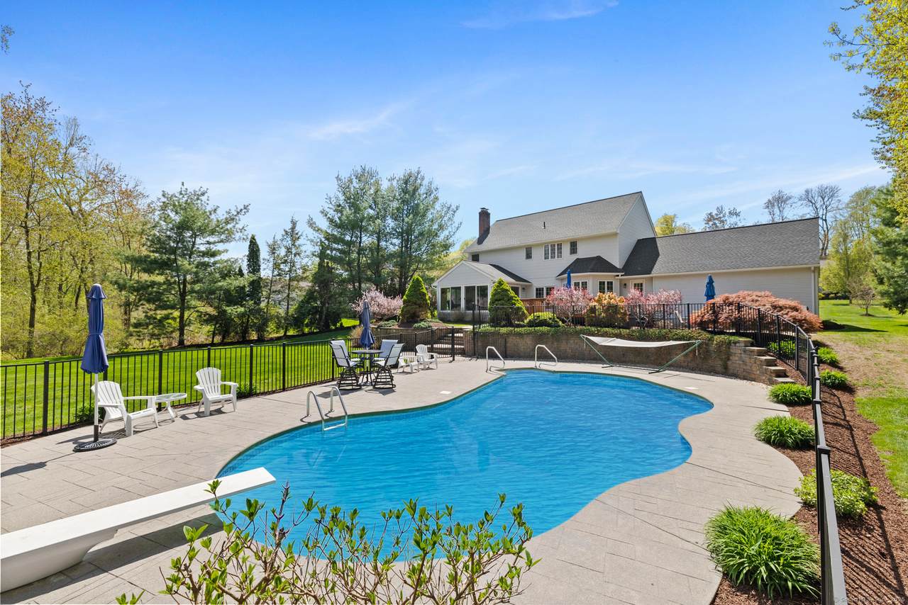 89 Cliffwood Drive - Photo 1