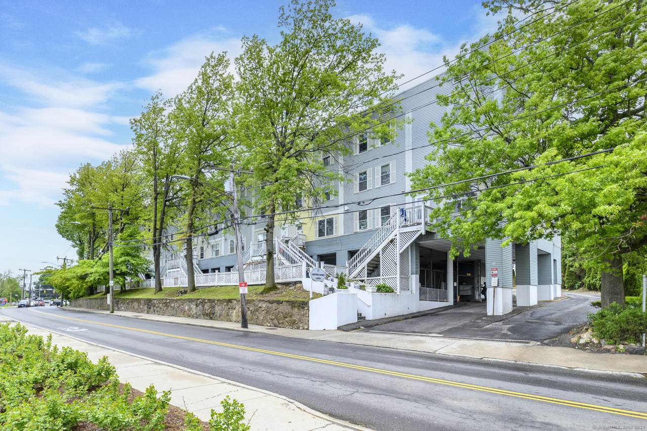 37 Greenwich Avenue - Photo 1