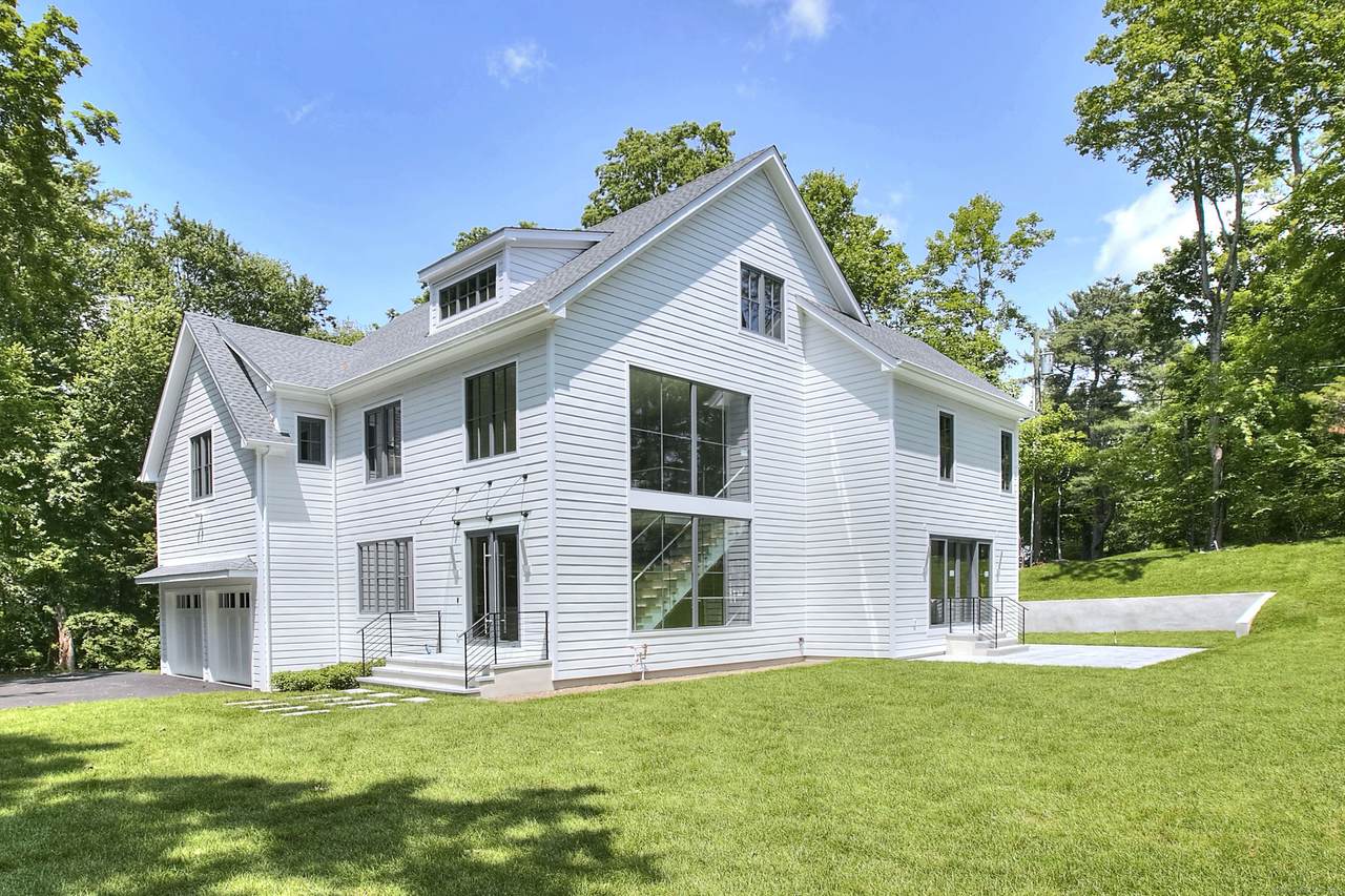 158 Compo Road - Photo 1