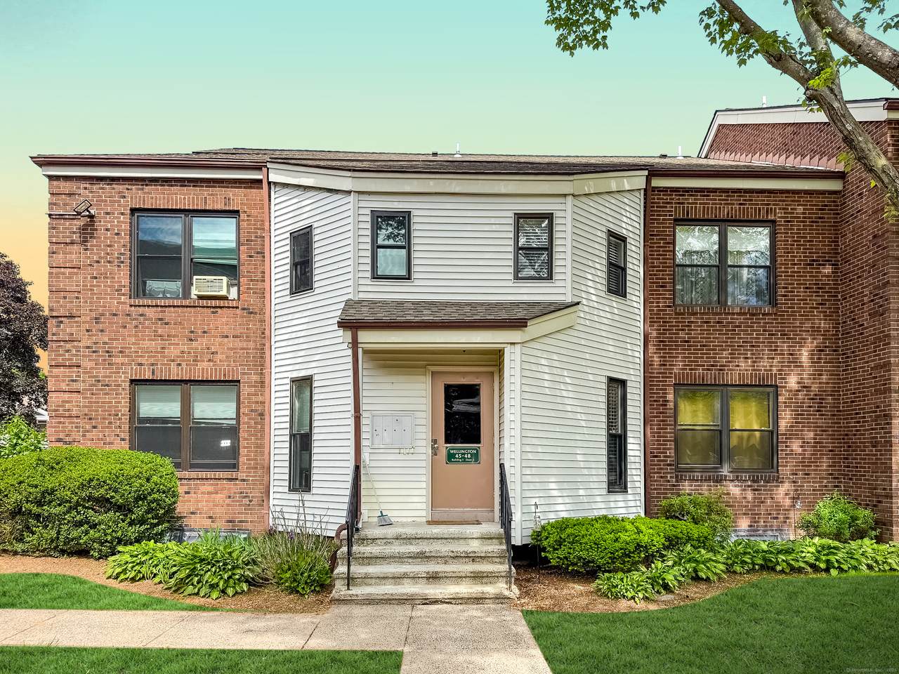 46 Wellington Drive - Photo 1