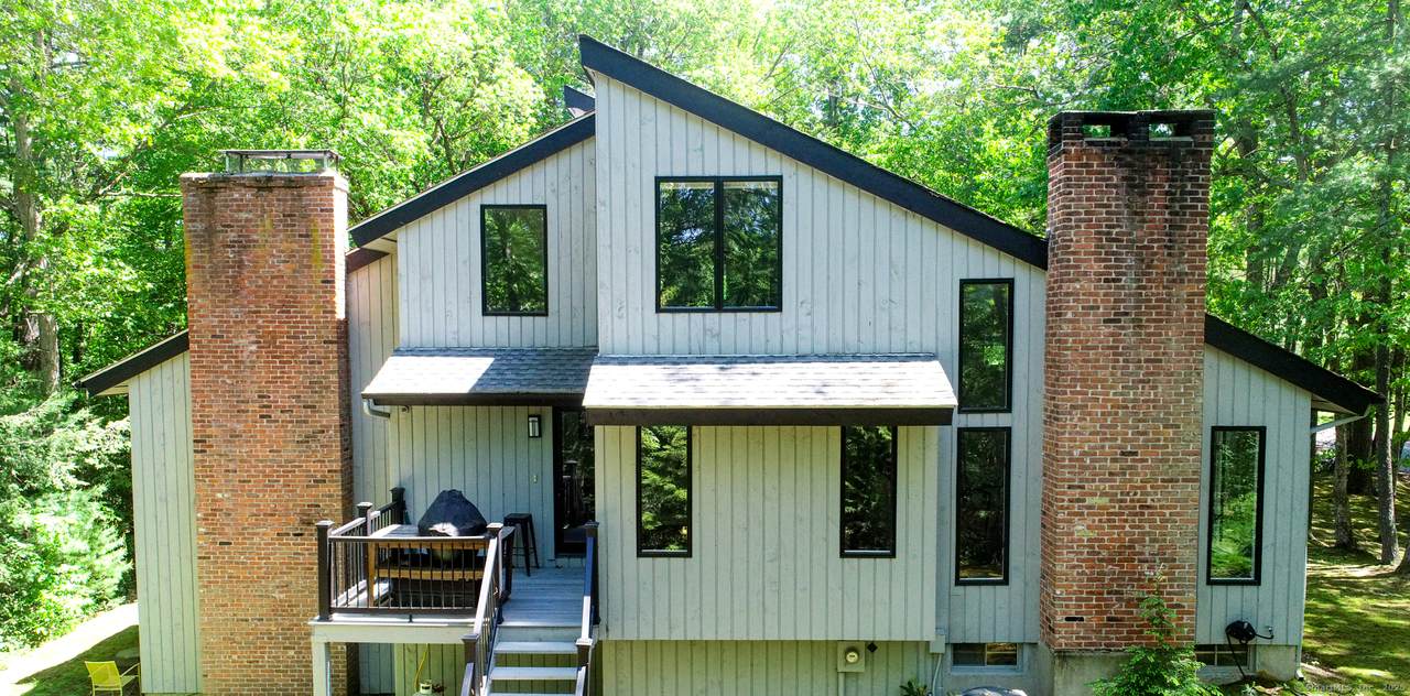 8 Bruce Lane - Photo 1