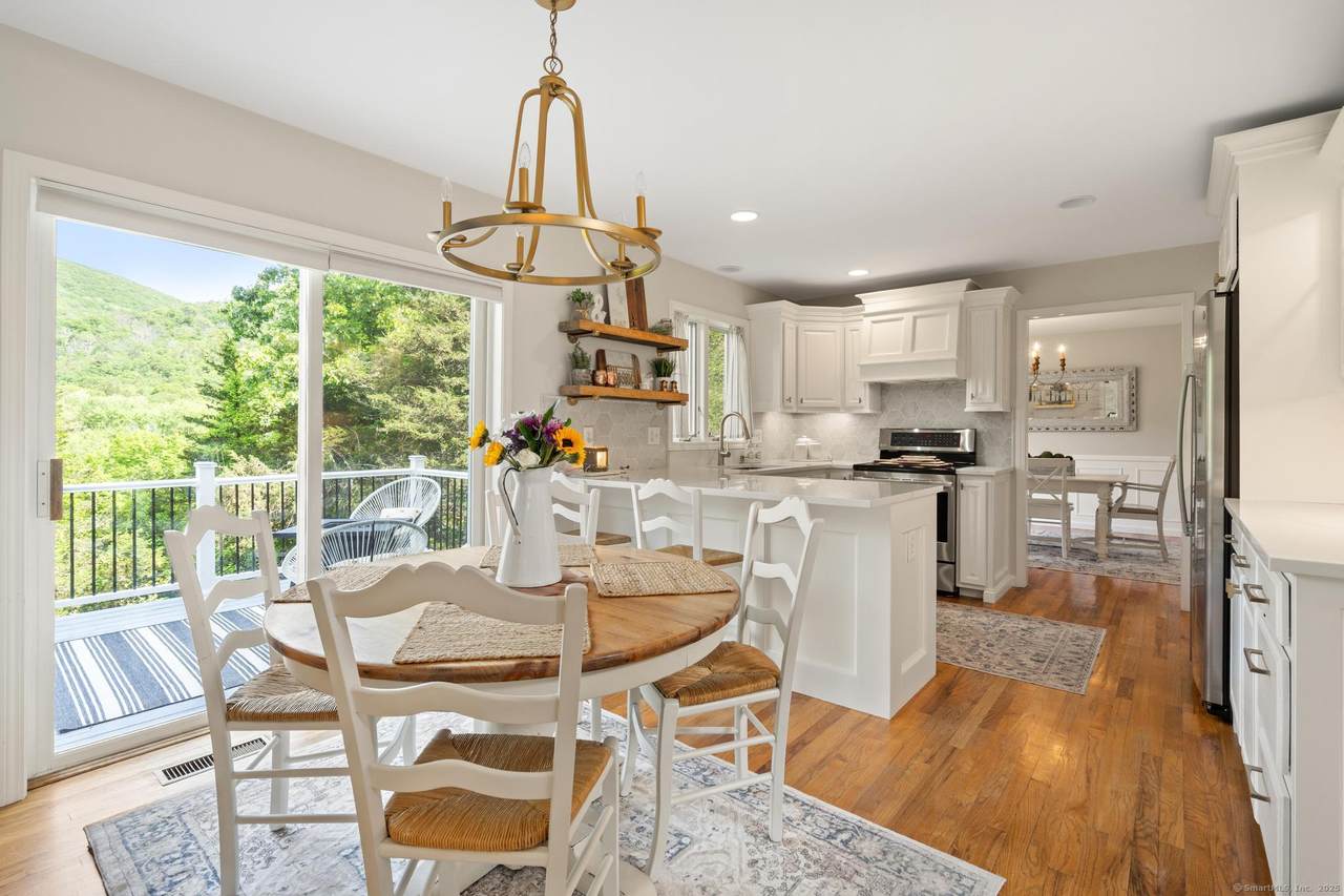 6 Lee Circle - Photo 1
