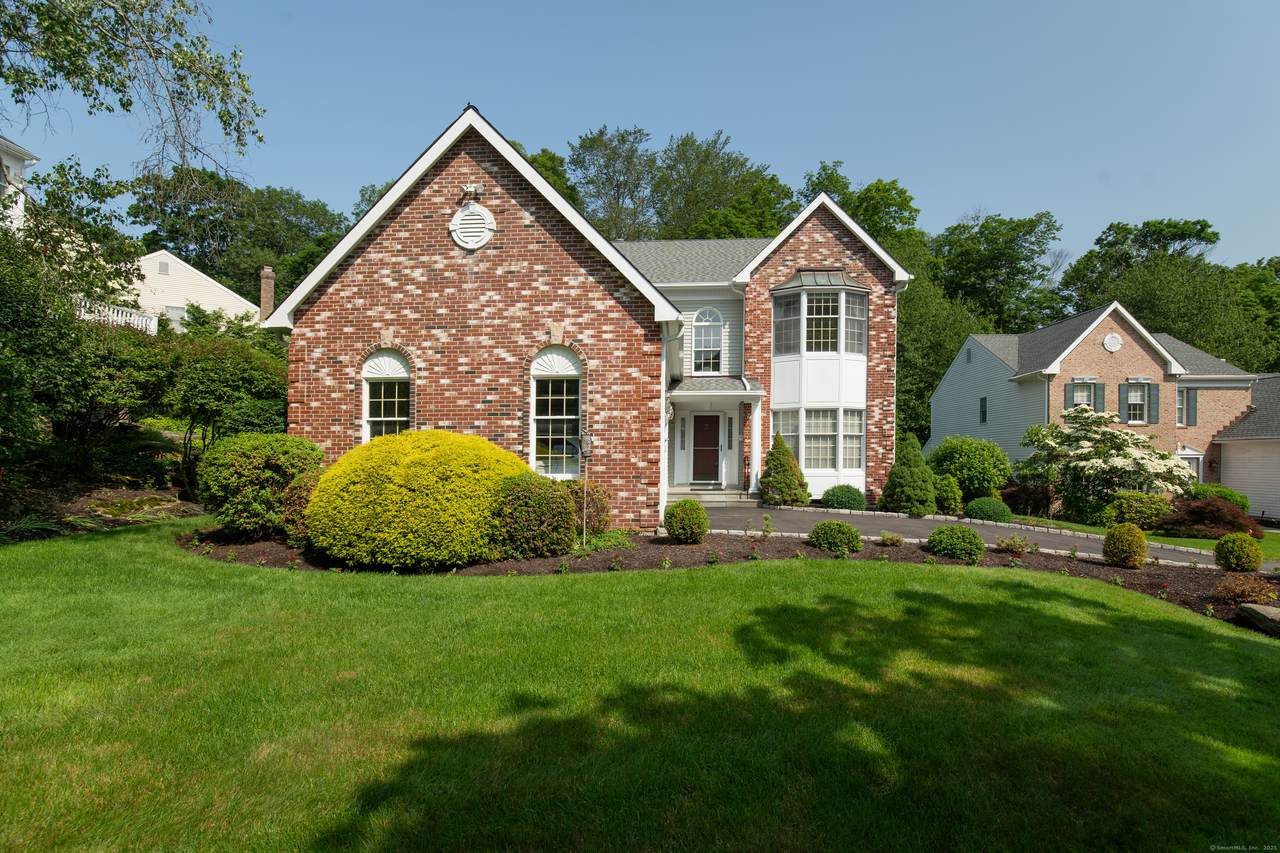 33 Alexandria Court - Photo 1