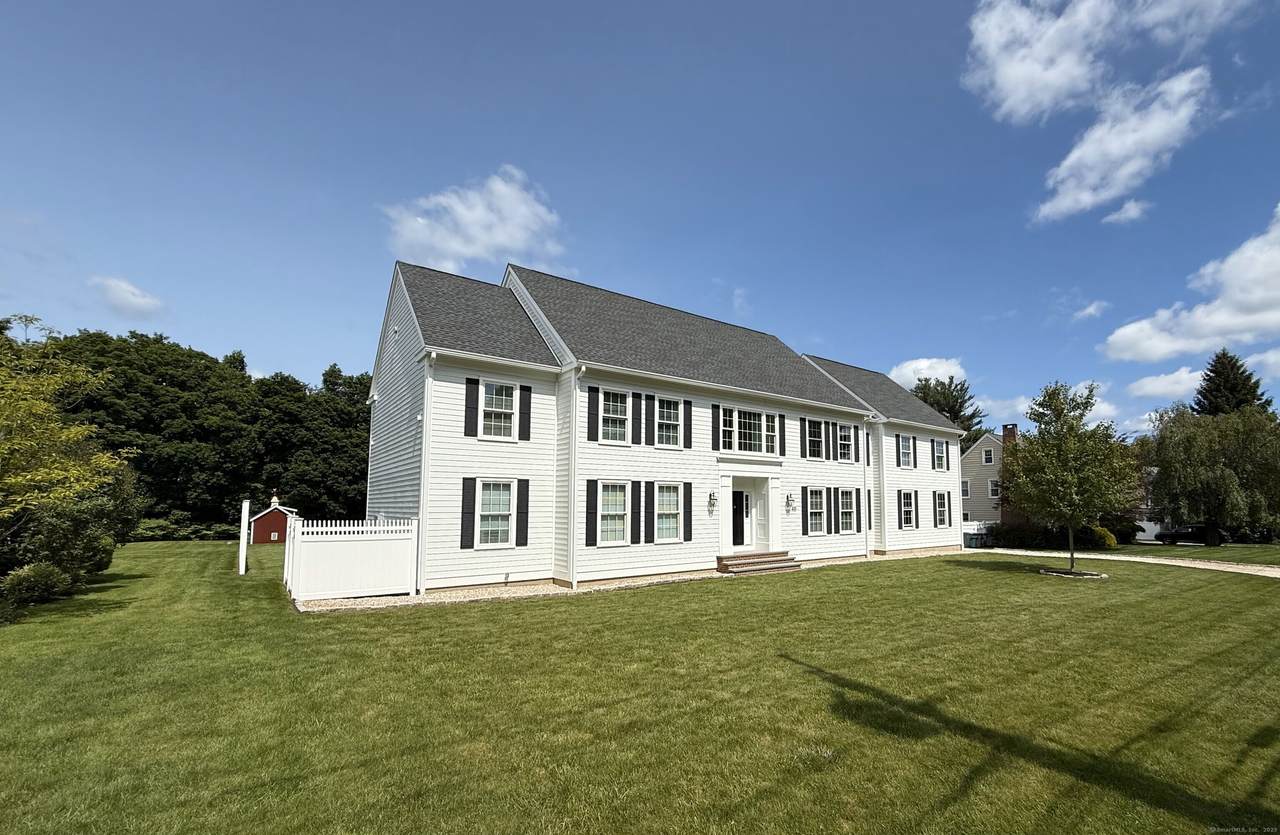 435 Maple Avenue - Photo 1
