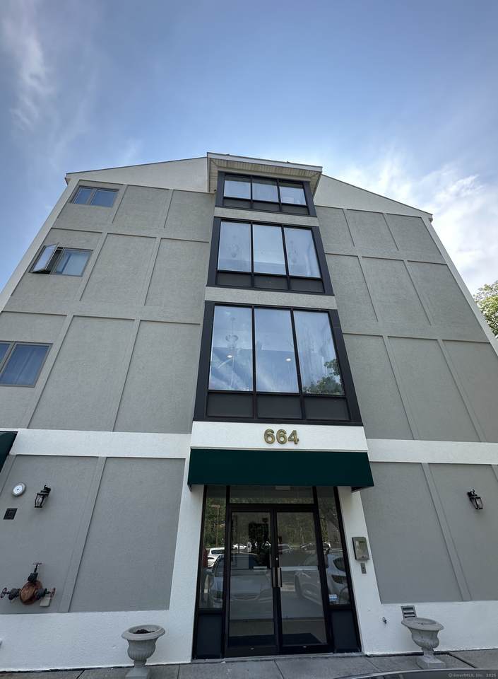 664 Main Avenue - Photo 1