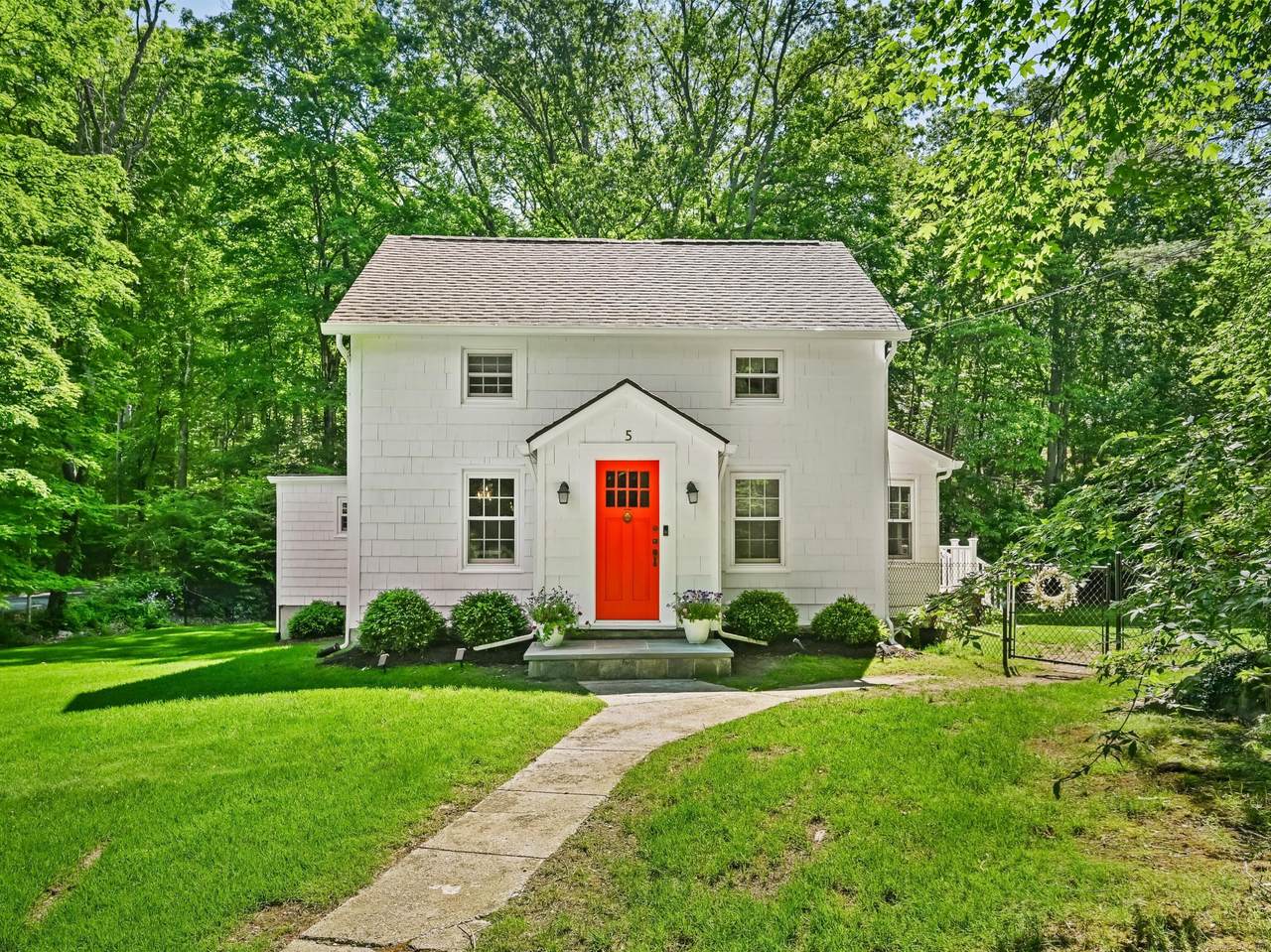 5 Hunting Ridge Road - Photo 1