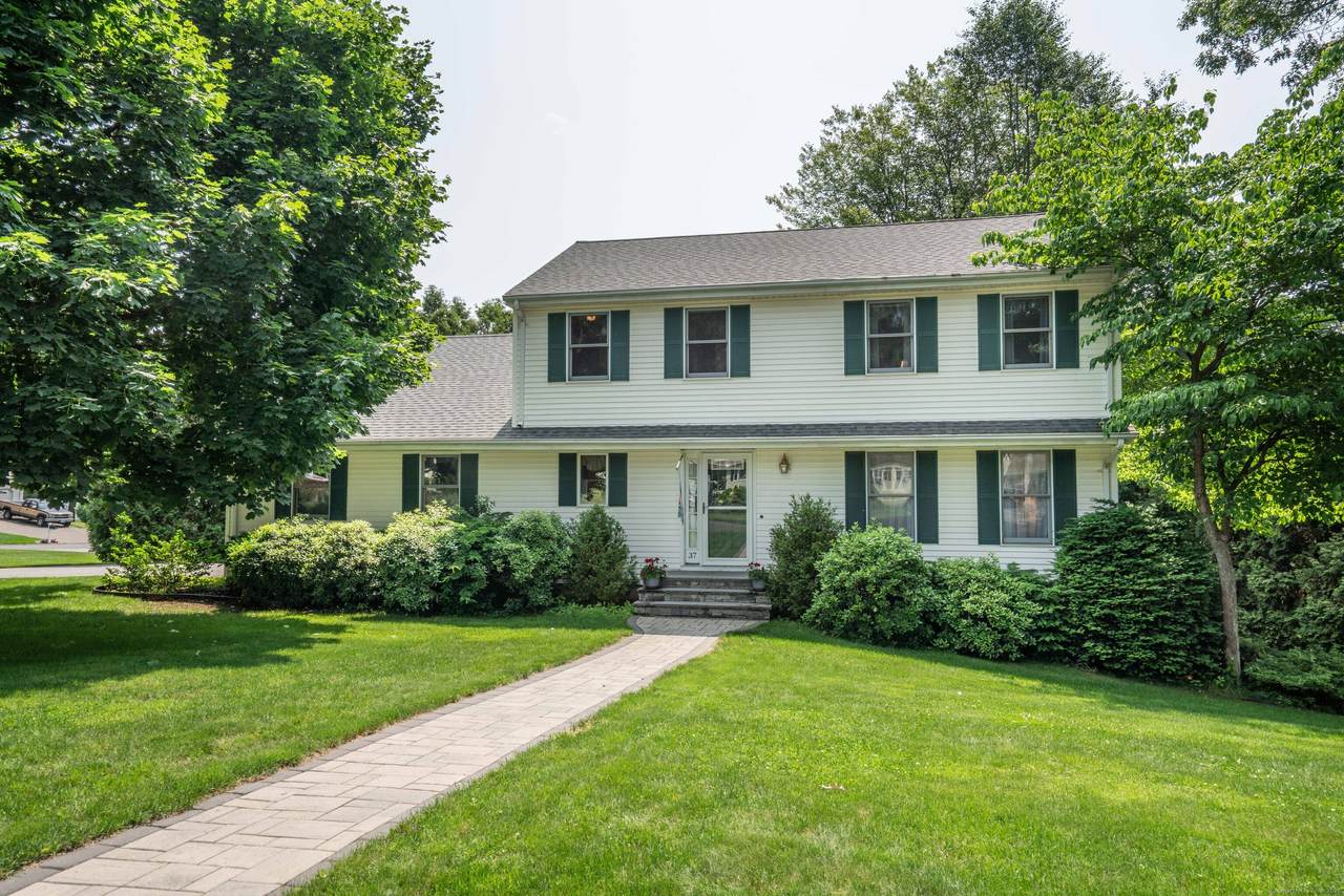 37 Woods Way - Photo 1