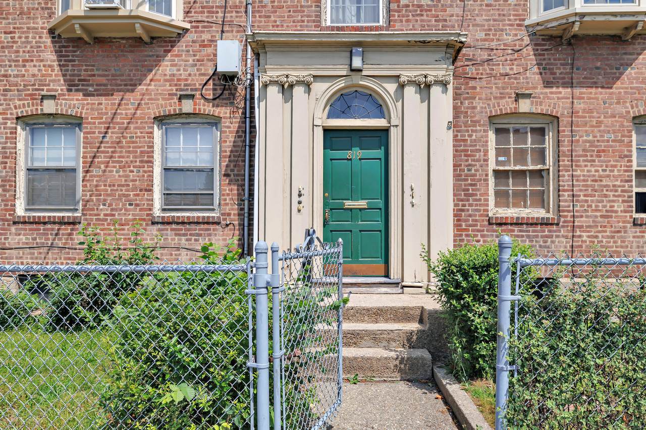 819 Connecticut Avenue - Photo 1