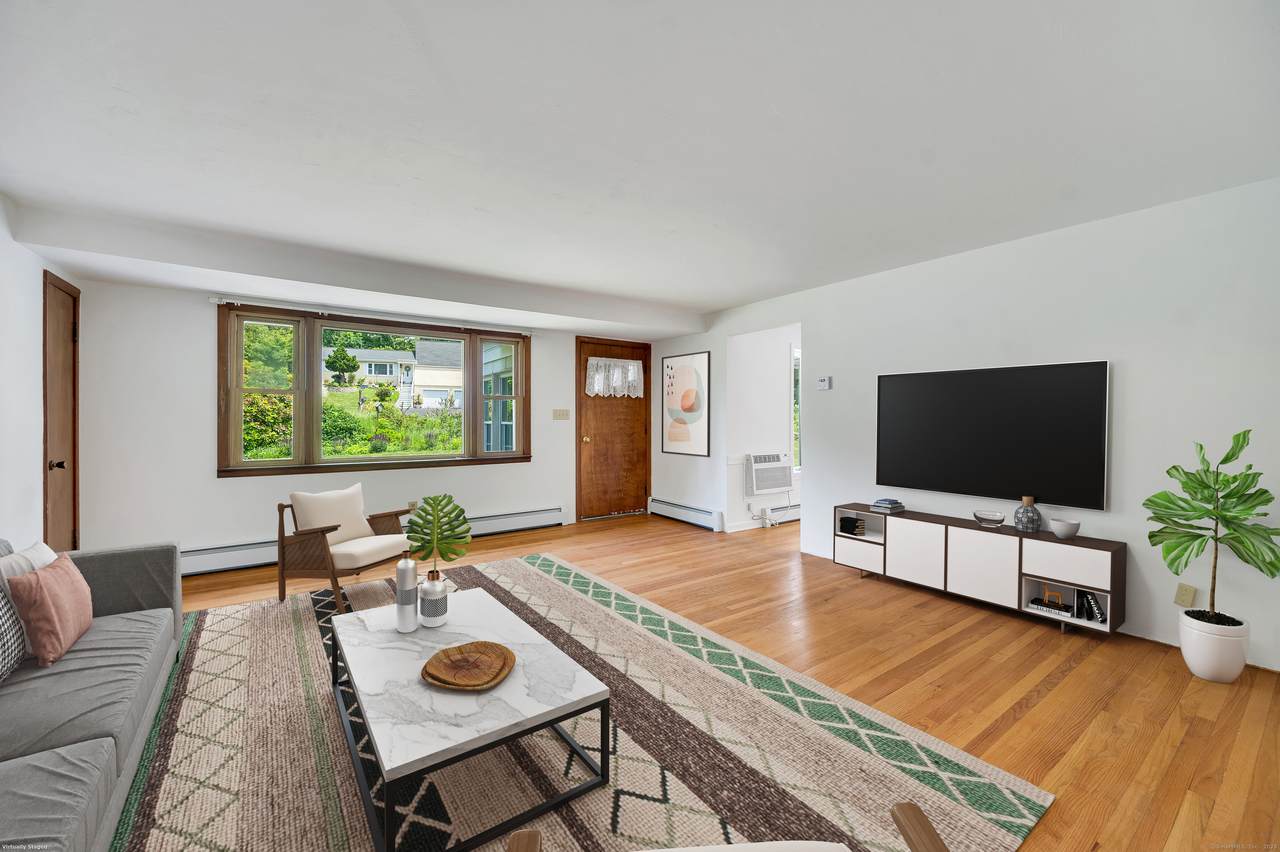 442 Merrow Road - Photo 1