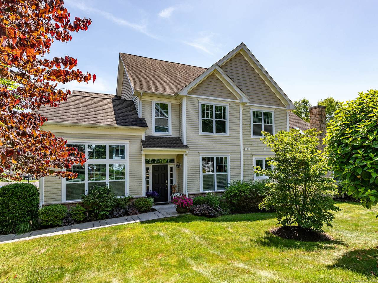 33 Ridgewood Drive - Photo 1