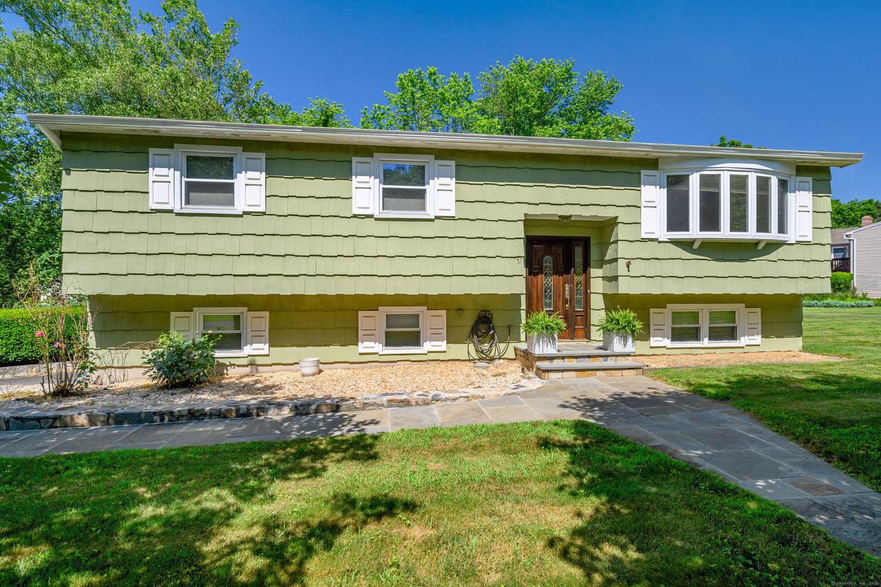 8 Delview Drive - Photo 1