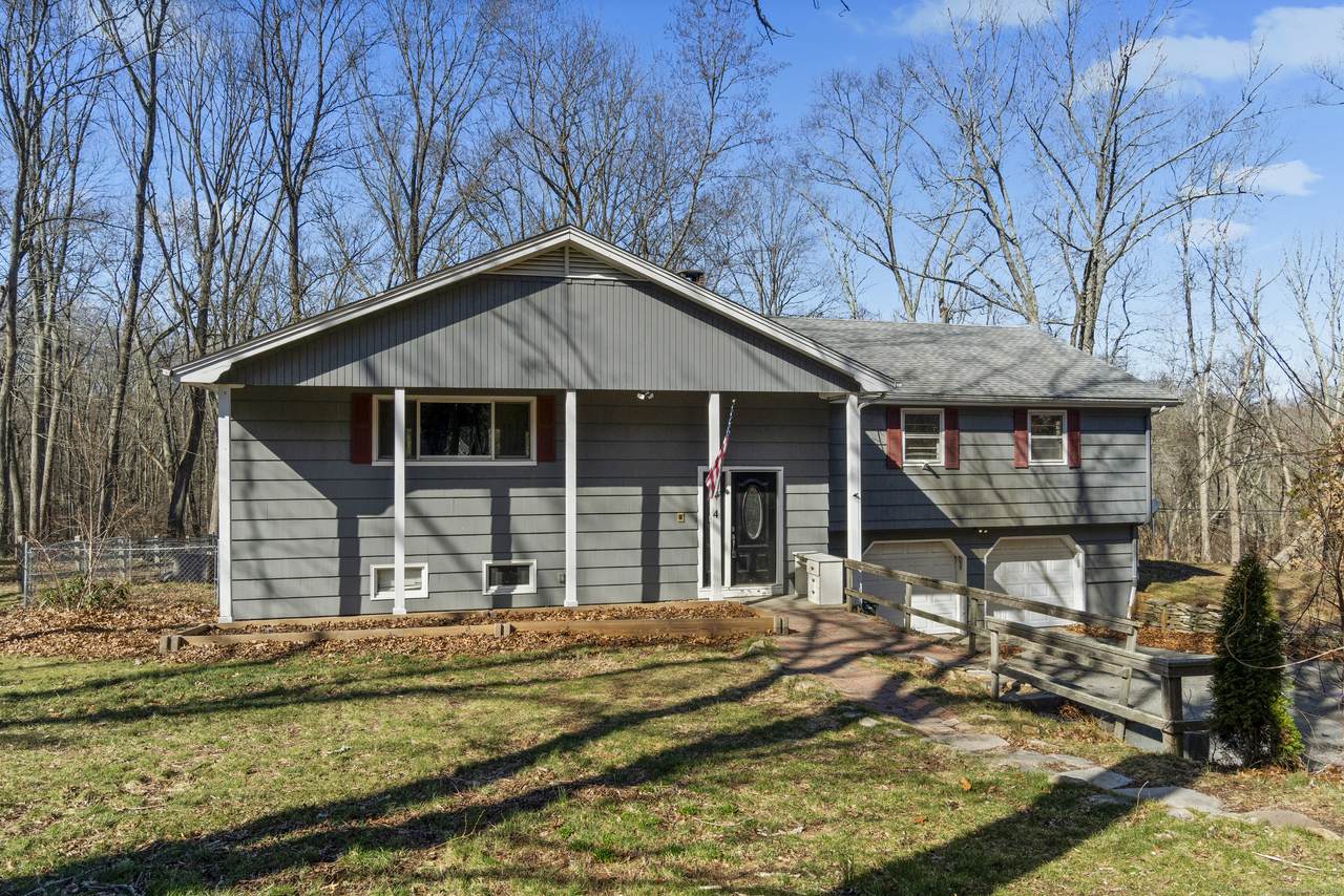 4 Coachman Pike - Photo 1