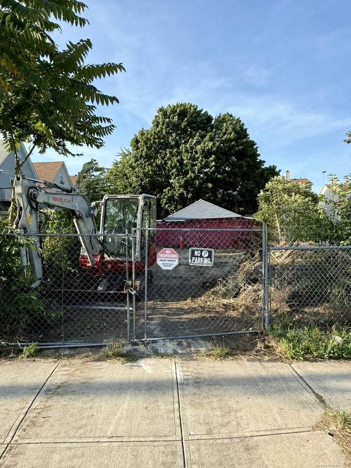 445 Nichols Street - Photo 1