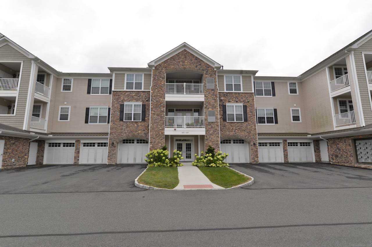601 Brookside Court - Photo 1