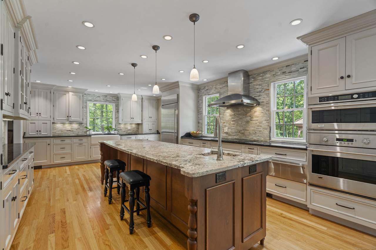 73 Devonshire Lane - Photo 1
