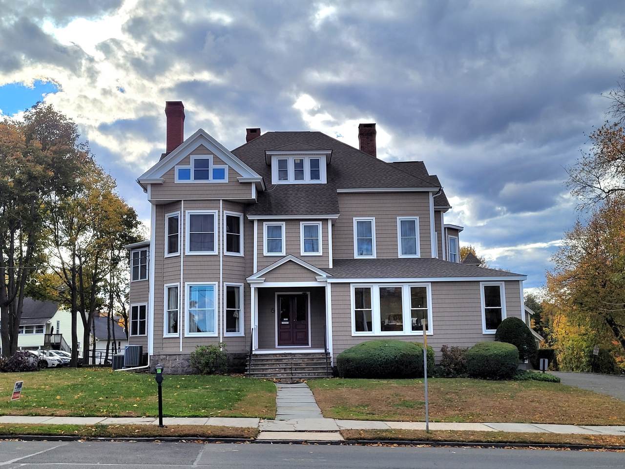 152 Deer Hill Avenue - Photo 1