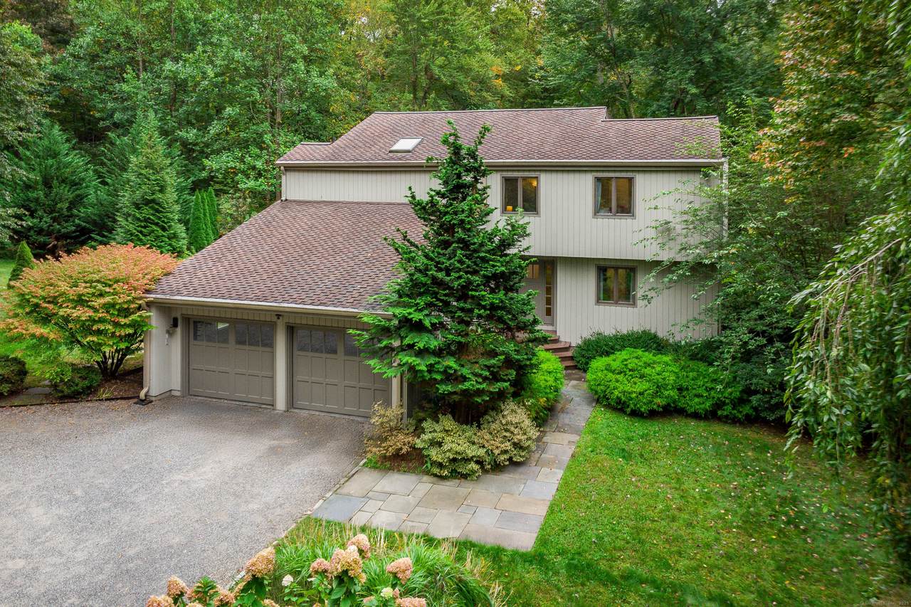 193 Newtown Turnpike - Photo 1