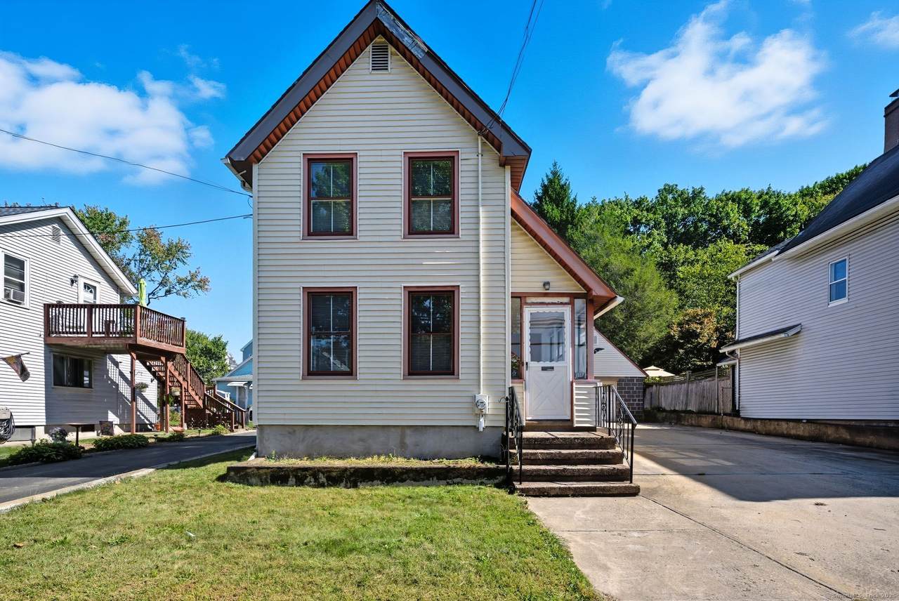 1117 Townsend Avenue - Photo 1