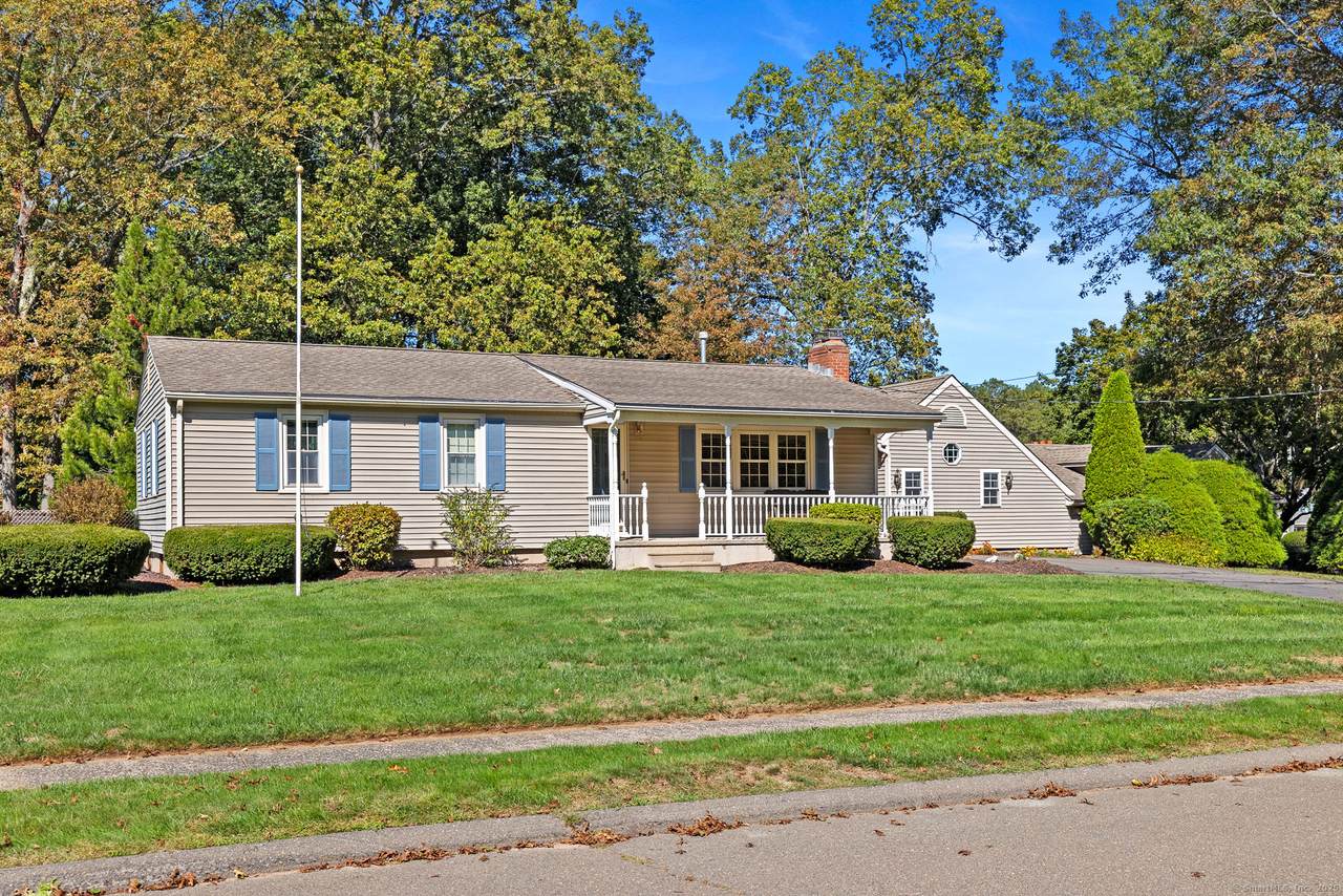 227 Edgewood Circle - Photo 1