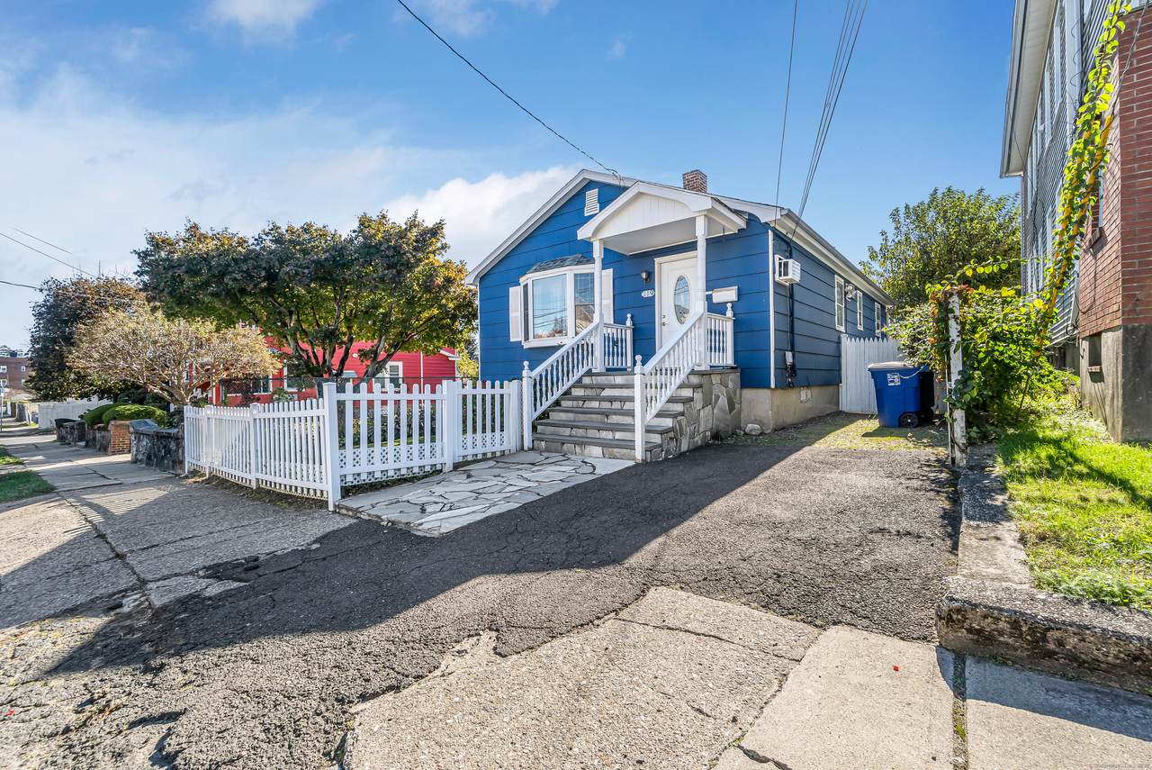 119 Madison Terrace - Photo 1