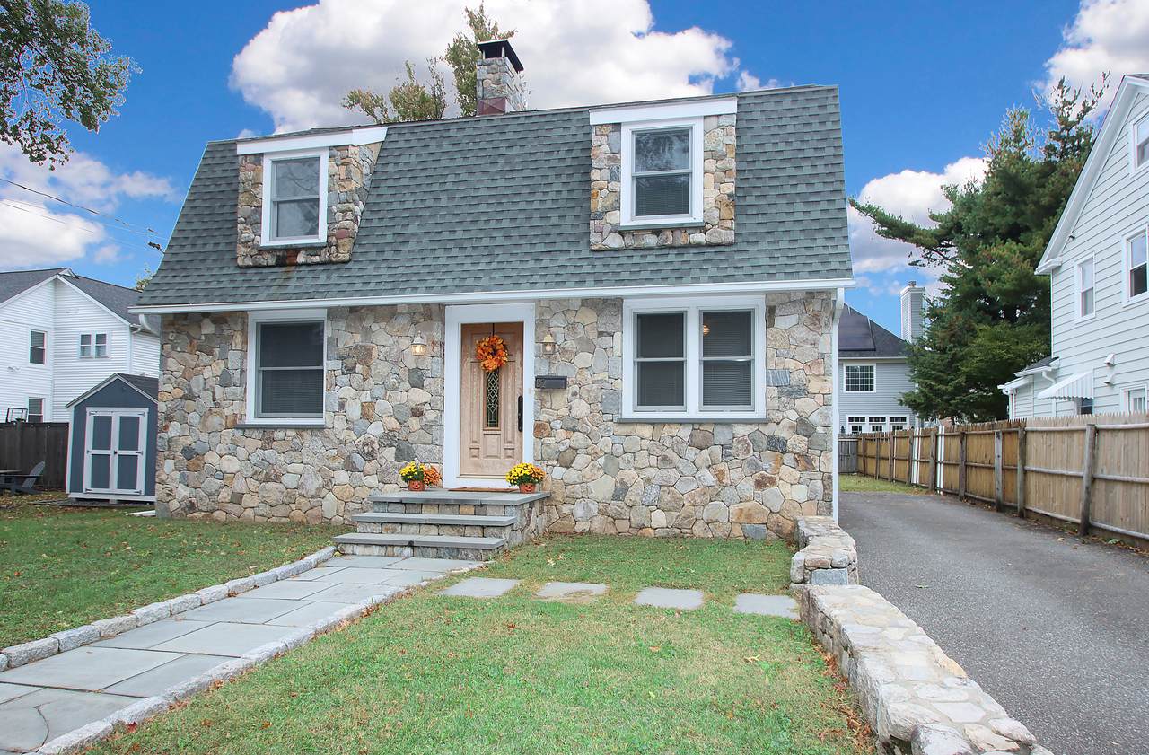 27 Bradley Street - Photo 1