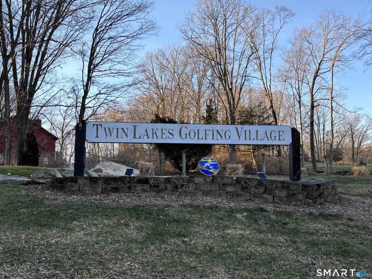219 Twin Lakes Road - Photo 1
