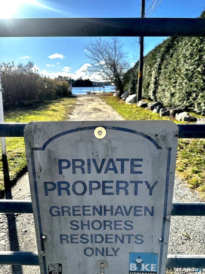 16 Green Avenue - Photo 1
