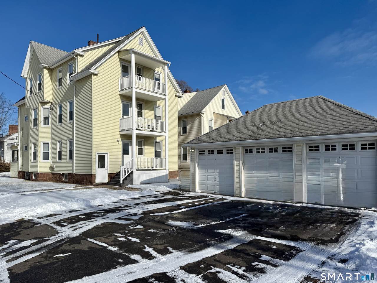 1181 Boulevard - Photo 1