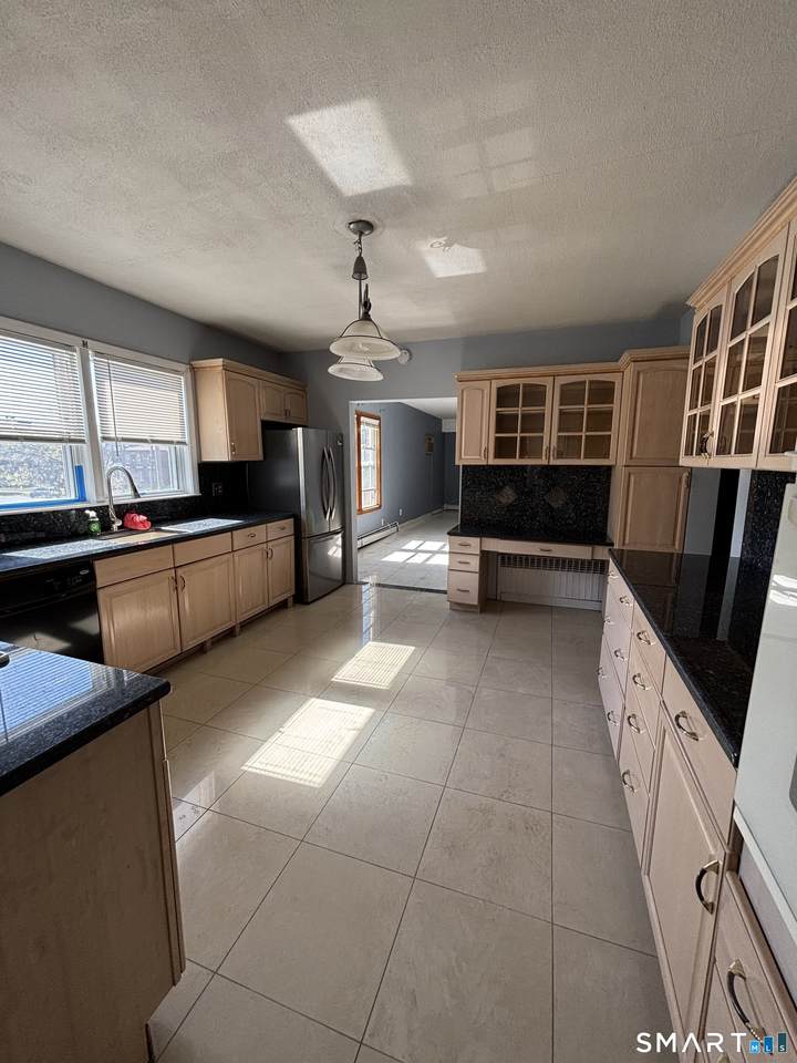 552 Franklin Avenue - Photo 1