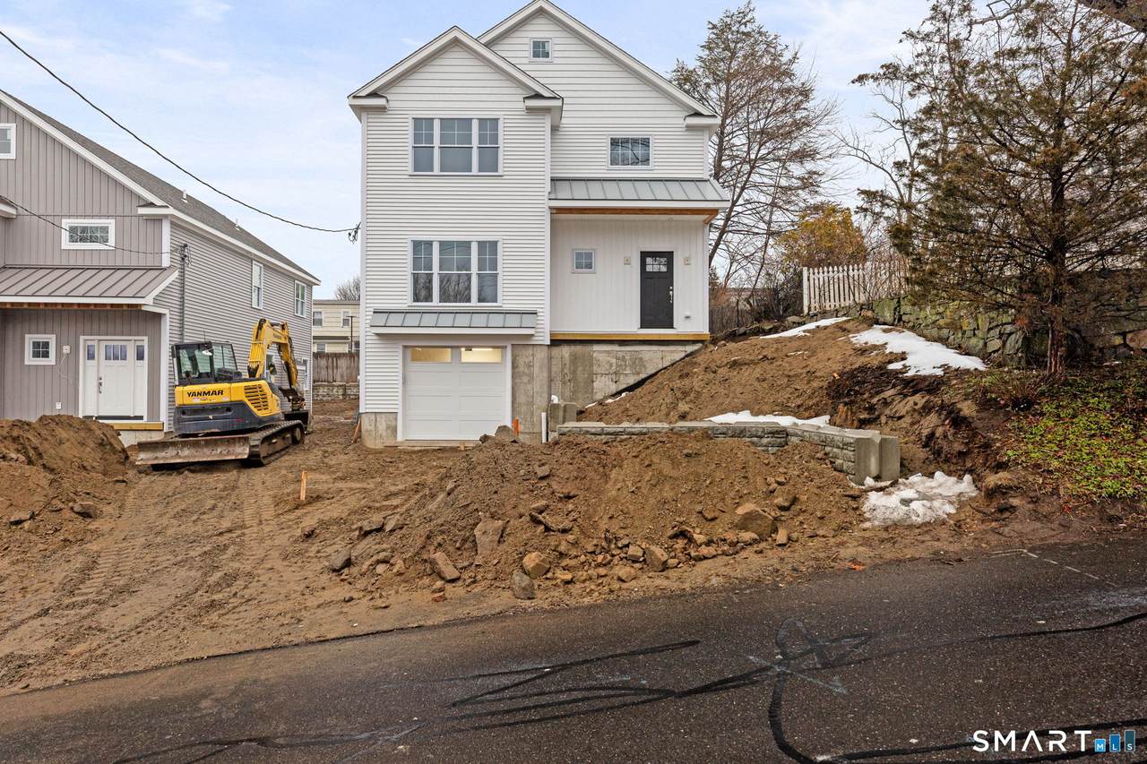 100 New England Avenue - Photo 1