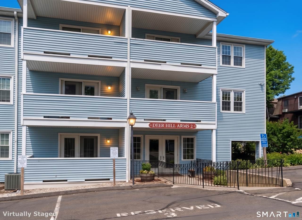 136 Deer Hill Avenue - Photo 1