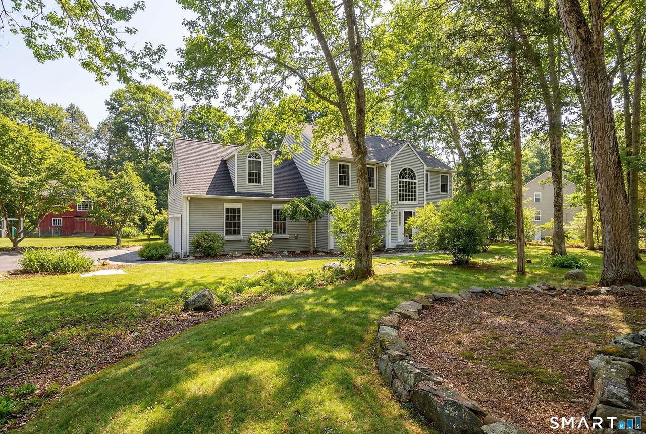 10 Sweetbriar Lane - Photo 1