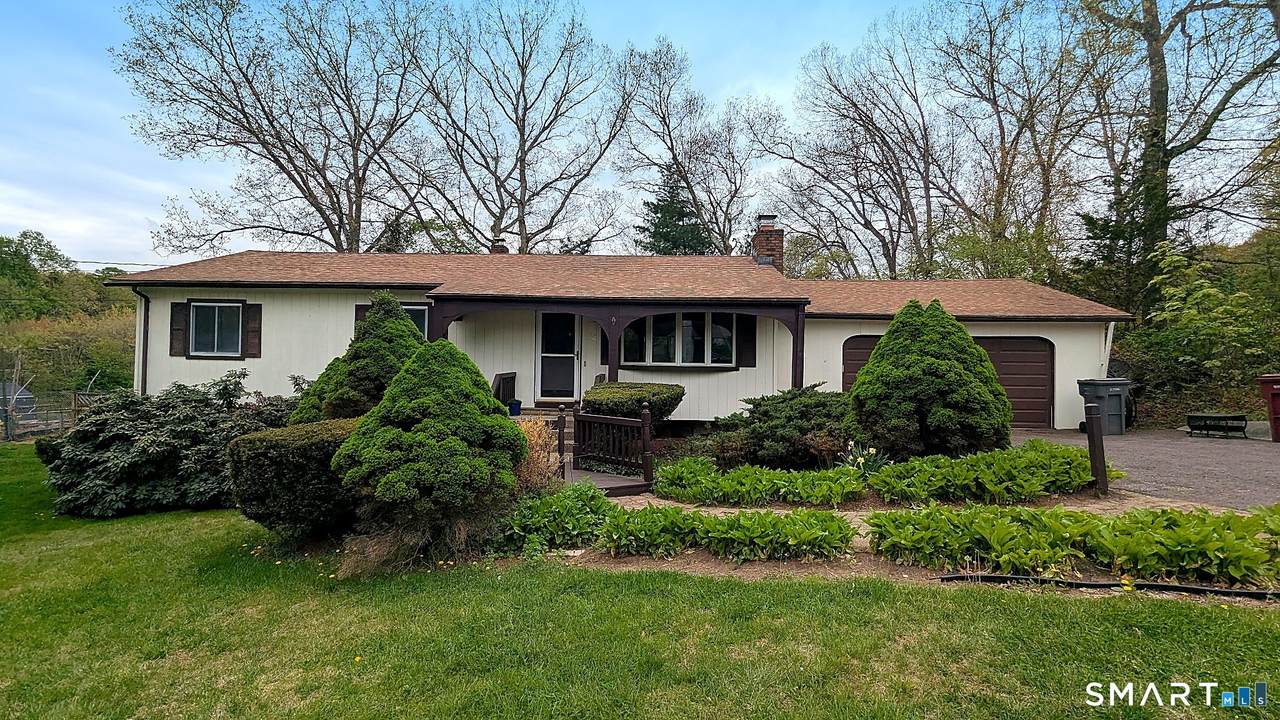 22 Crestwood Drive - Photo 1