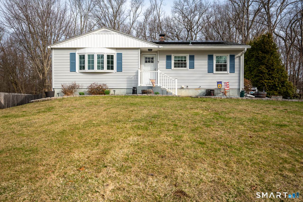7 Pine Grove Avenue - Photo 1