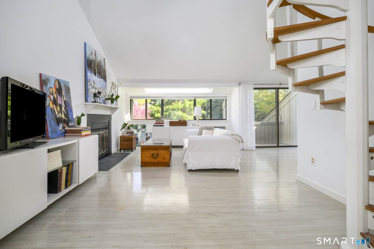 32 Whitney Glen - Photo 1