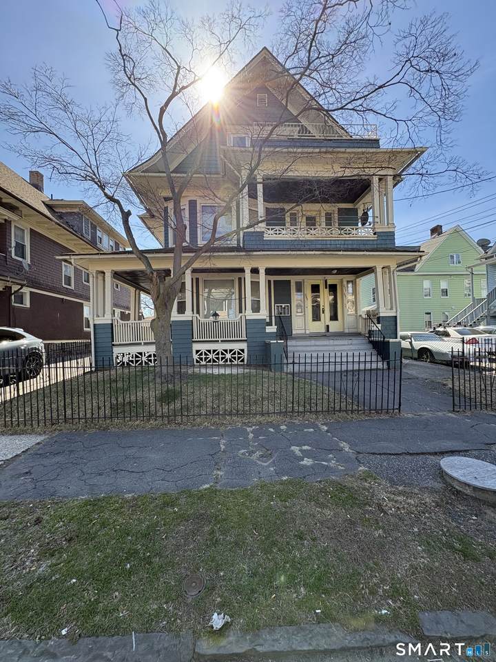 689 Maplewood Avenue - Photo 1