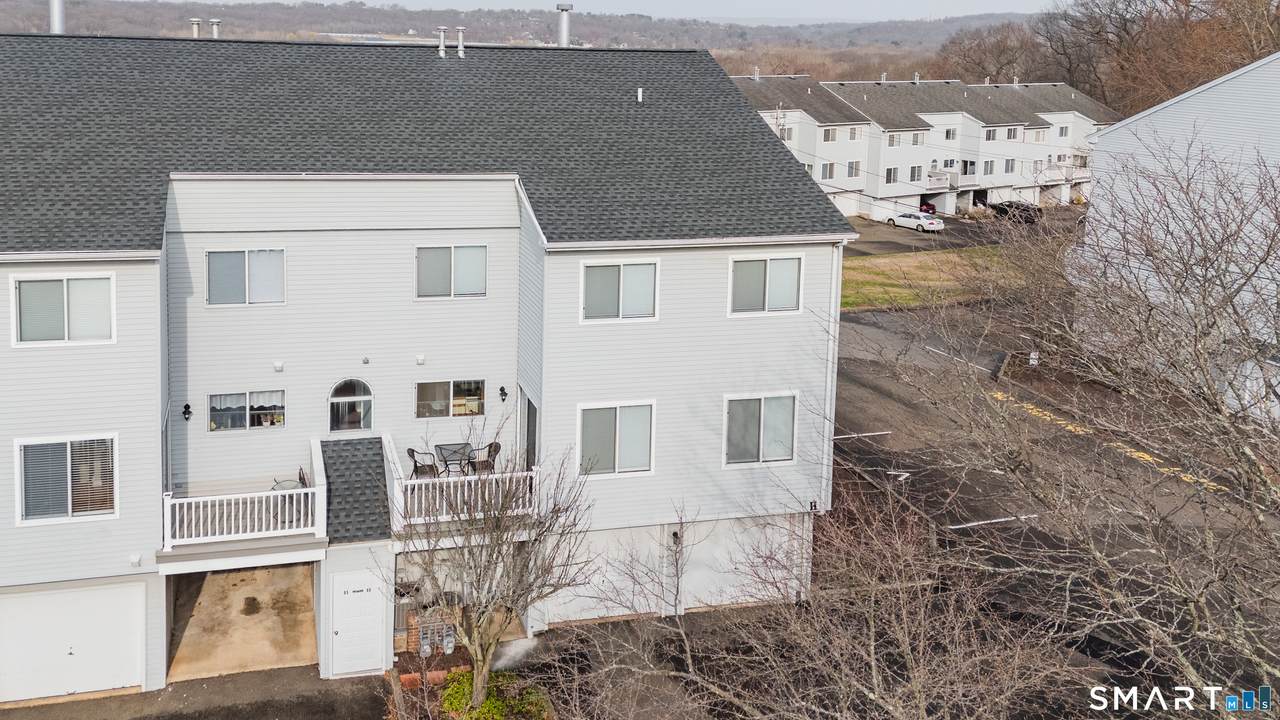 86 Staffordshire Commons Drive - Photo 1