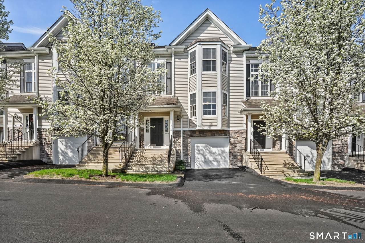 1004 Sienna Drive - Photo 1