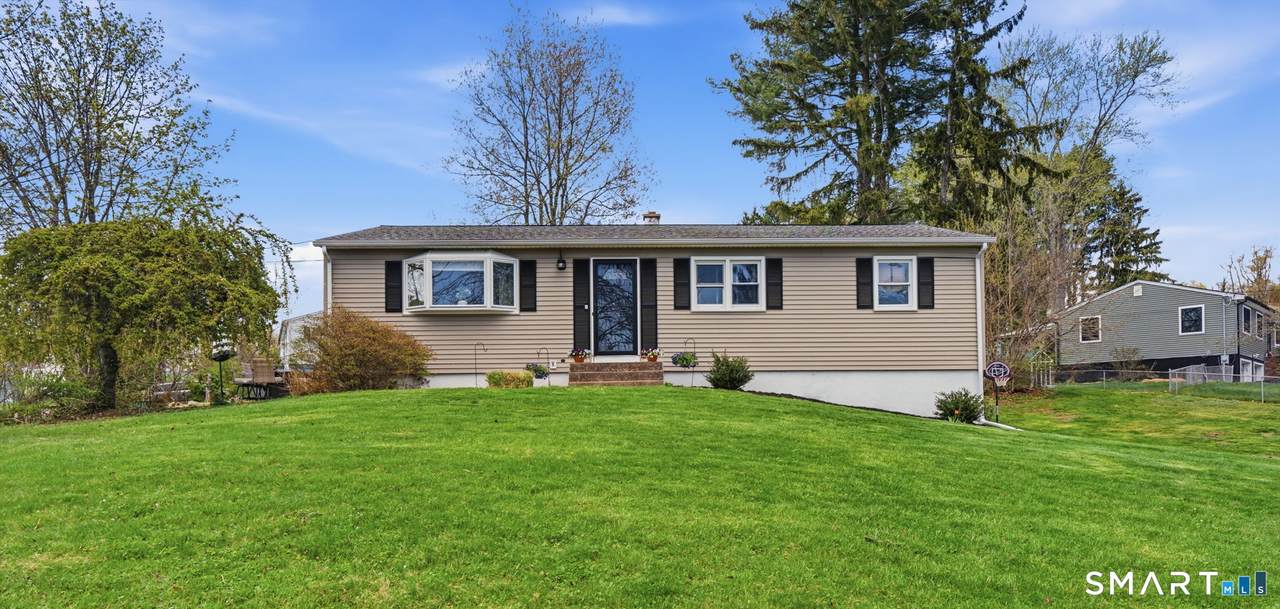 35 Apple Tree Lane - Photo 1