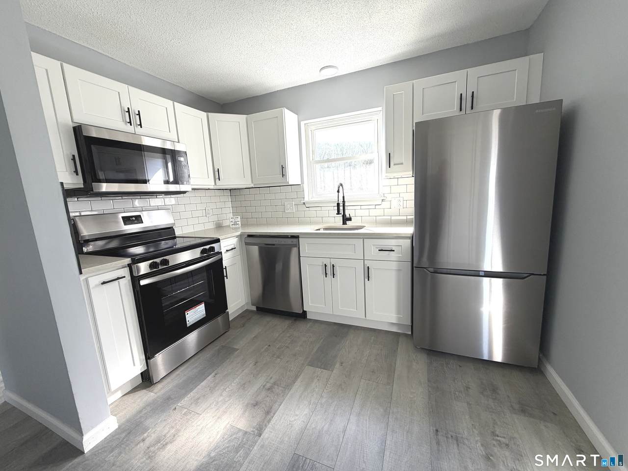 226 Laurel Street - Photo 1