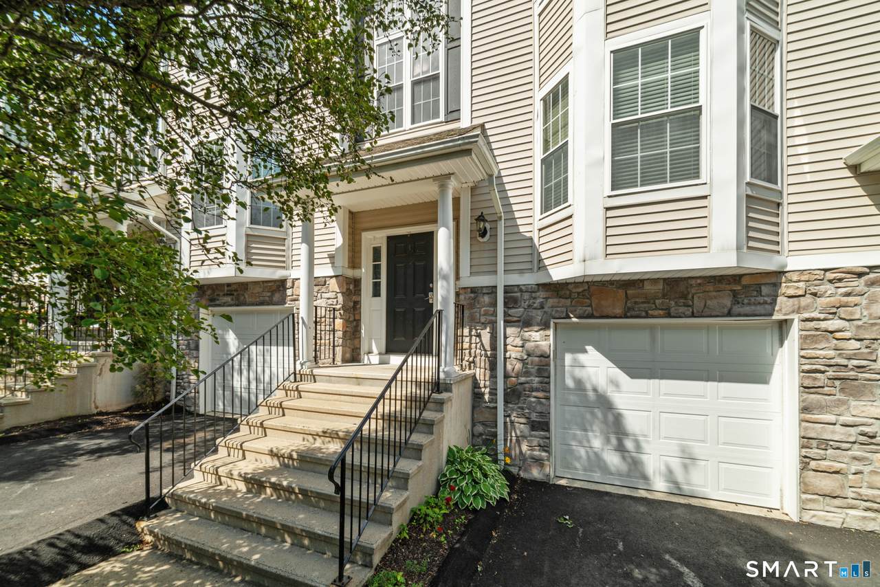 805 Sienna Drive - Photo 1