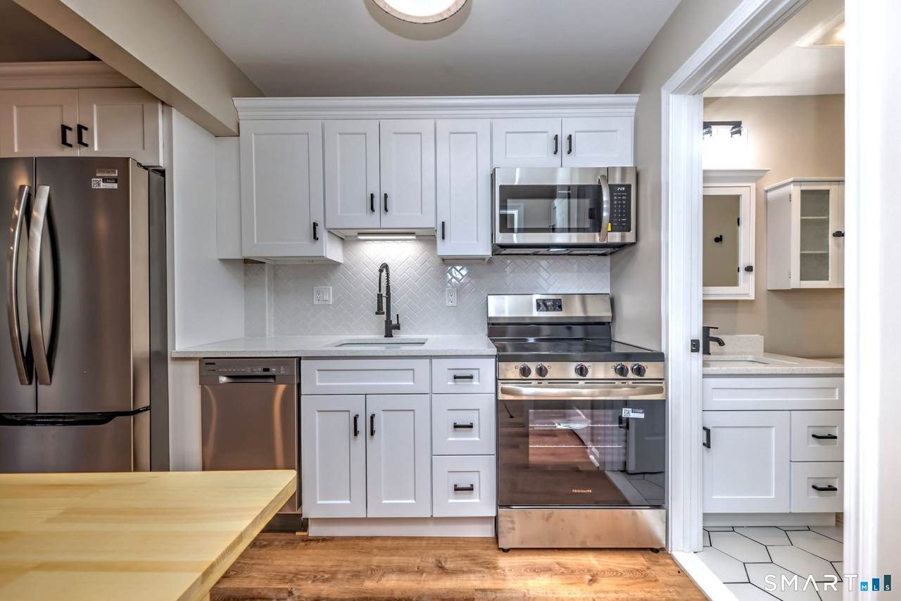 143 Columbus Place - Photo 1