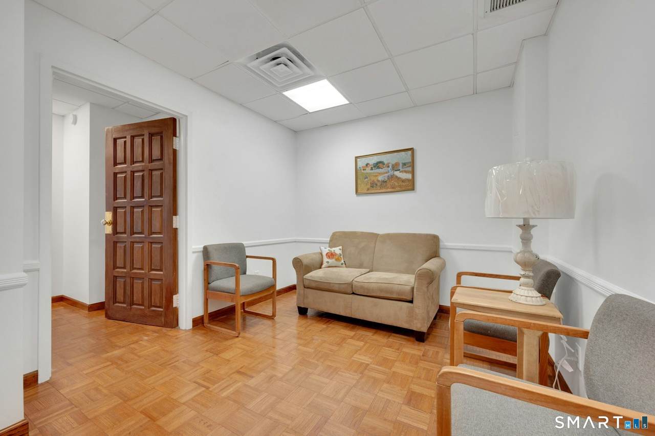 44 Strawberry Hill Avenue - Photo 1