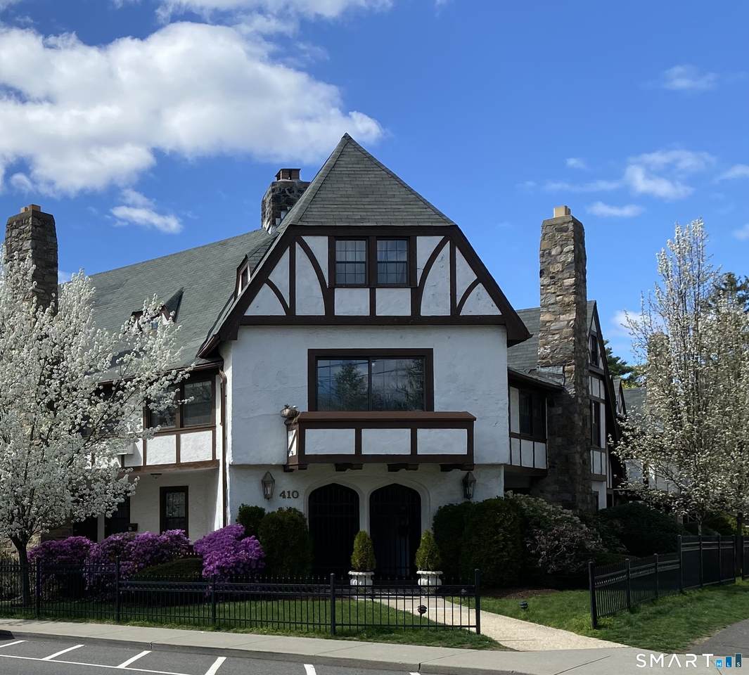 410 West Avenue - Photo 1