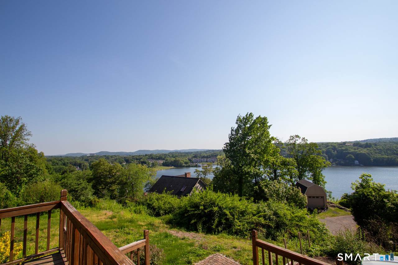 2-4 Woody Lane - Photo 1